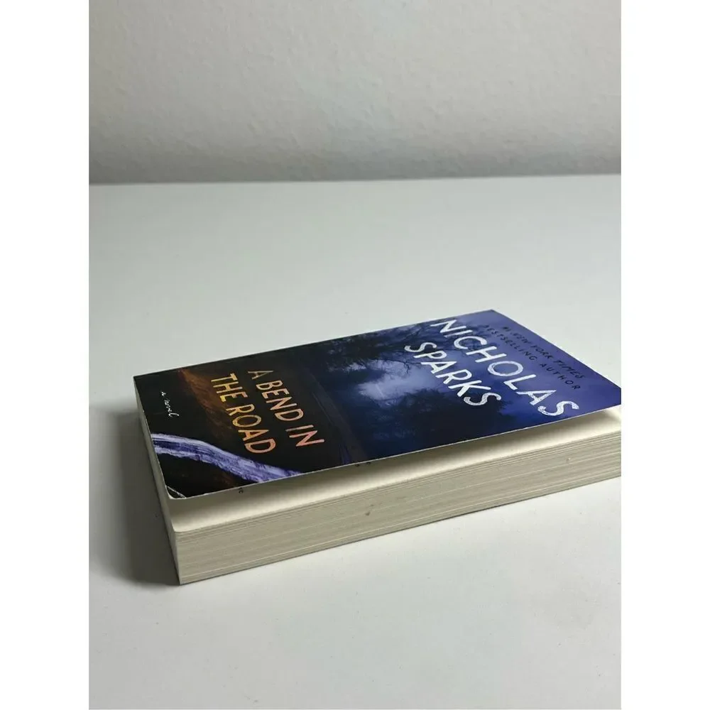 A Bend in the Road - by Nicholas Sparks (Paperback)